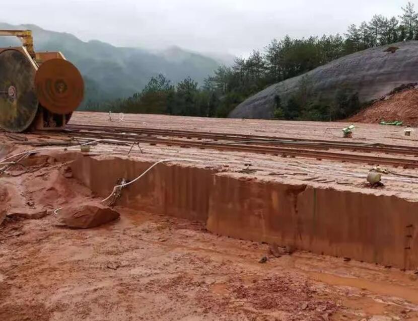 四川砂巖礦山