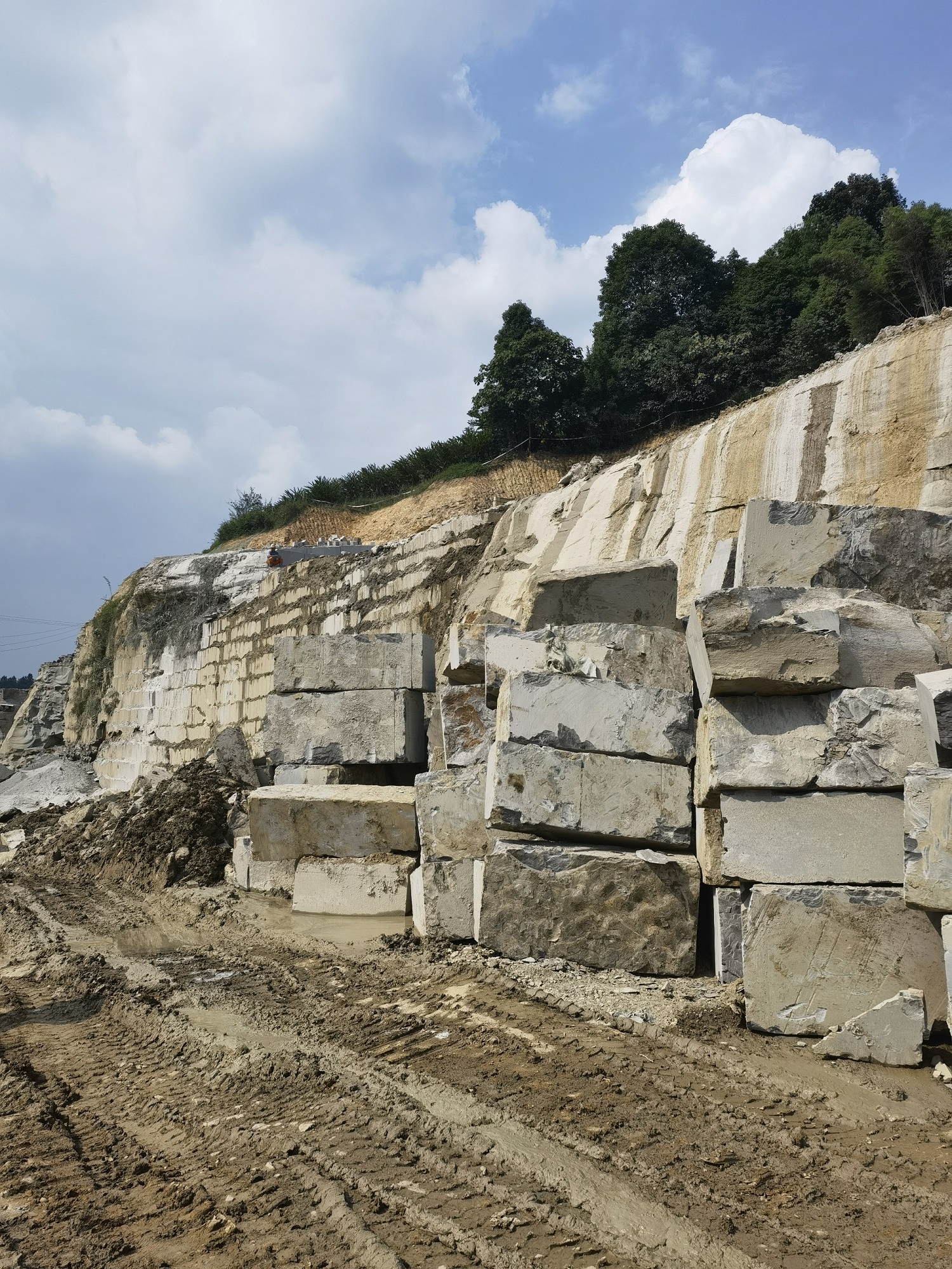 黑砂巖礦山